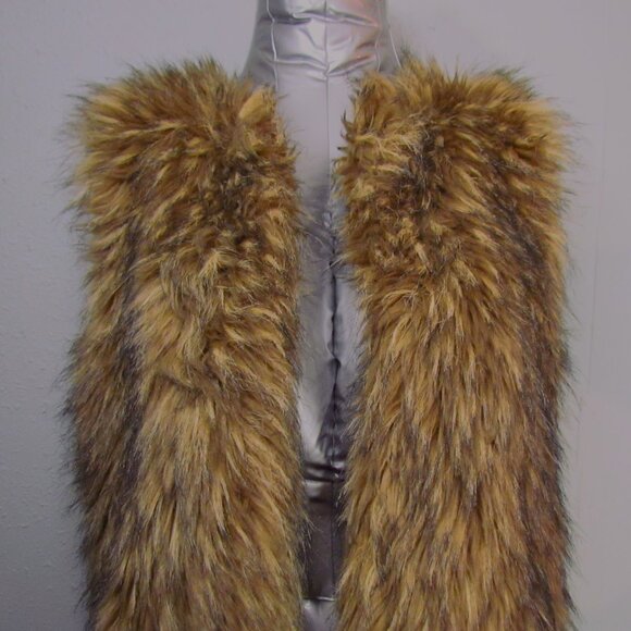 Chic Faux Fur Brown Vest - Picture 3 of 5
